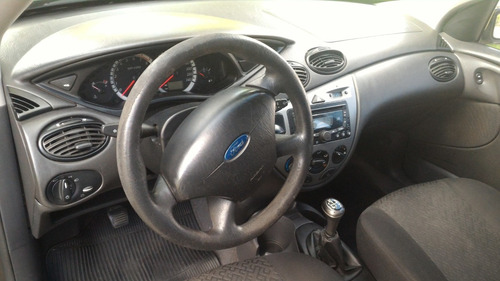 Ford Focus Sedan 2.0 Glx 4p
