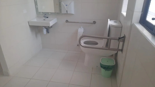 Estupenda Casa Habilitada Como Local Comercial