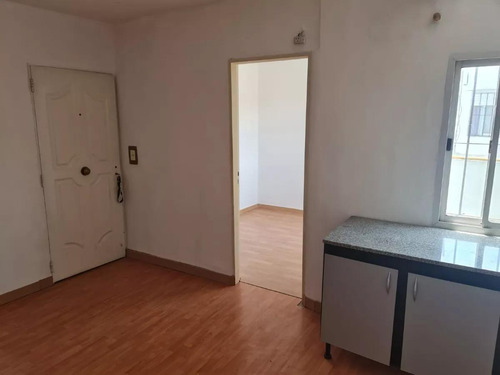 Imagen 4 de 9 de Departamento En Venta - 2 Dormitorios 1 Baño - 42mts2 - Tablada