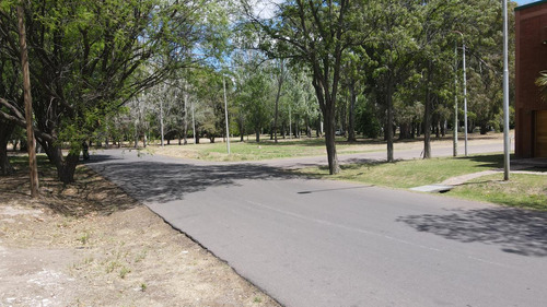 Lotes Únicos En Barrio Belgrano, A Metros Del Parque Y Tenis Club