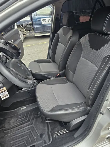 Renault Logan 1.6 Privilege / Intens