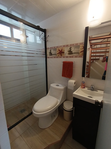 Casa 3 Recamaras Con Estudio, Cocina Integral, Acabados Lujo