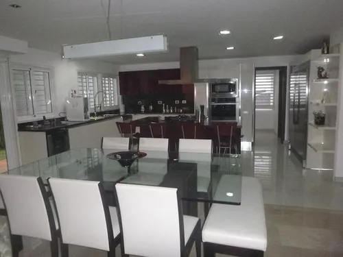 Townhouse En Venta En Oripoto
