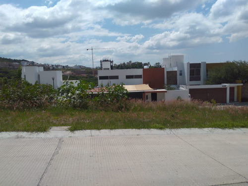 En Venta Terreno En Real De Juriquilla, 339.28m2. Dos Frente