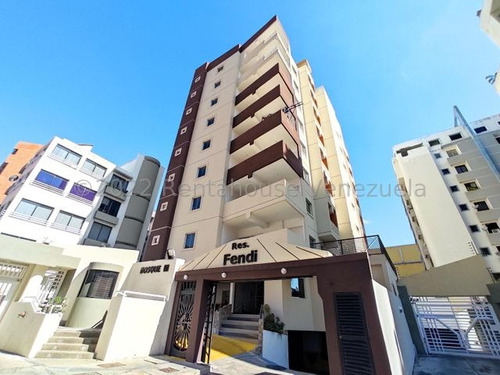 Apartamento En Venta Urb El Bosque Edif Con Planta Total Y Pozo 24-12033 Hc