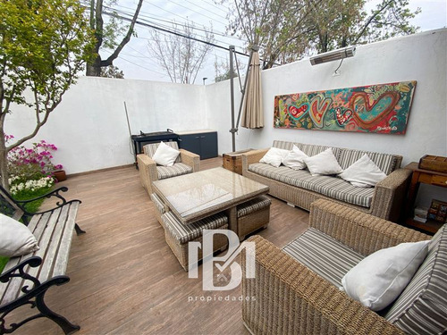 Casa En Venta De 4 Dorm. En Las Condes
