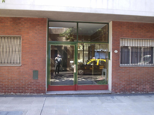 Muy Buen Departamento De Dos Ambientes, Al Frente Con Balcon