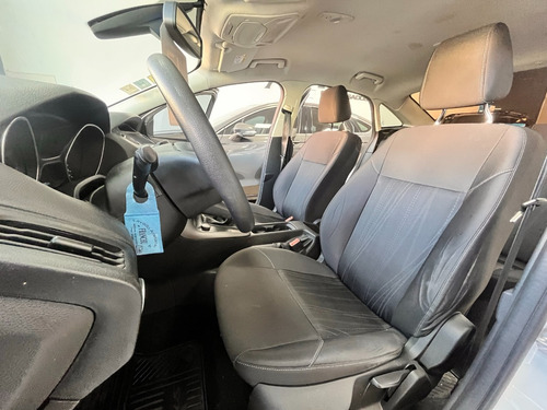 Ford Focus III 1.6 Sedan S