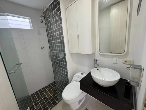 Se Alquila Amplio Apartamento Con Aire En Bochalema Central