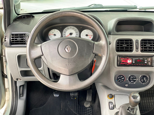 Renault Clio Sedan 1.0 16v Authentique Hi-flex 4p