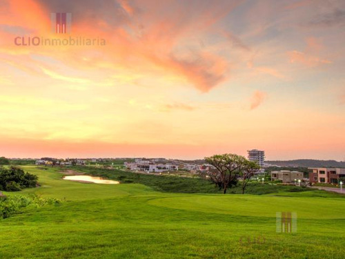 Gran Terreno En Punta Tiburón Frente Al Campo De Golf