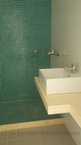 Apartamento 2 Dormitorios, Patio, Garaje Opcional. Aguada