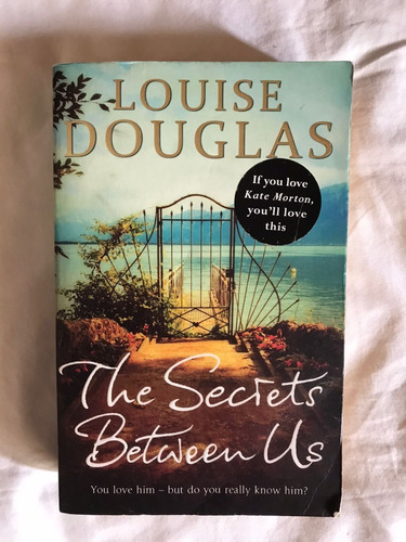 Secrets Between Us - Douglas Louise
