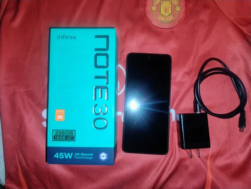 Infinix Note 30 4g Dual Sim 256 Gb Obsidian Black 8 Gb Ram (Usado)