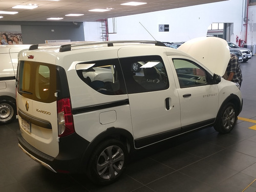 Imagen 12 de 25 de Renault Kangoo Stepway 1.6 Nav Patentada 2023 (juan)
