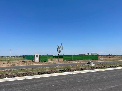 Imagen 11 de 19 de Lotes Terrenos En Barrio Cerrado Zona Oeste Sobre Colectora