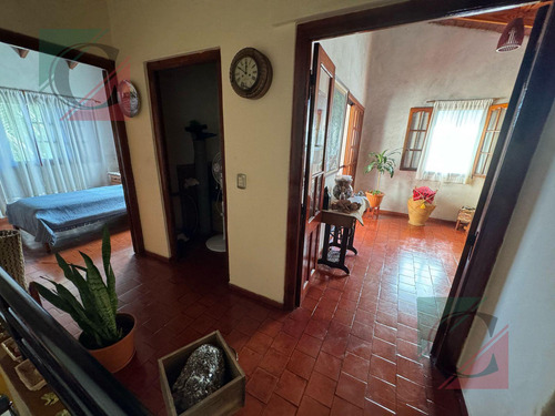 Casa En 3 Ambientes Con Cochera Y Galpon