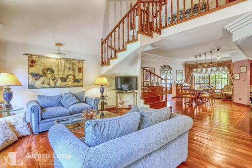 Imagen 2 de 18 de Vicente López Venta Casa De 6 Ambientes Con Jardín Y Piscina