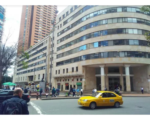 Oficina En Arriendo En Parque Central Bavaria. Cod A1614421