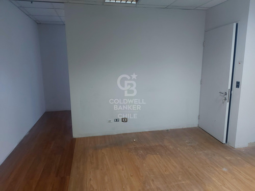 Oficina Ubicada En Edificio Mistral, Las Condes