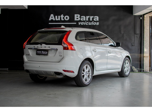 Volvo XC60 2.0 T5 COMFORT FWD TURBO GASOLINA 4P AUTOMÁTICO