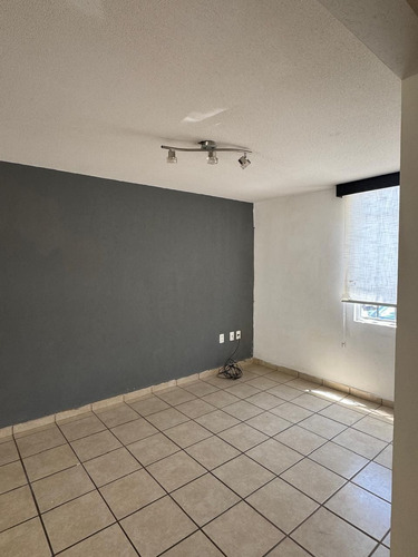 Casa En Renta Chulavista Iii, Queretaro. 3 Rec, 3 Baños, Privada Con Alberca