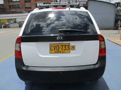 Kia Carens EX 2000CC AT AA