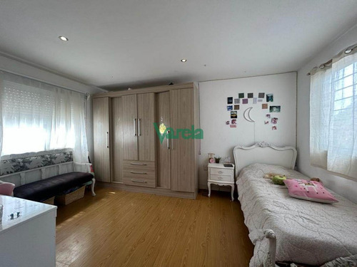 Imagen 4 de 15 de Venta Casa Malvin 3 Dorm, 2 Baños, Estufa, Fondo, Pisicina, Parrilleo Y Gge. Con Renta