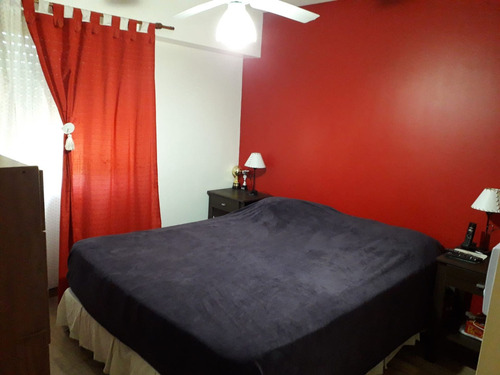 Venta Casa 4 Amb. C/pileta Hurlingham/ Bajo Valor