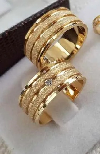 Par De Alianças Em Ouro 18k 750 Com 1 Diamante