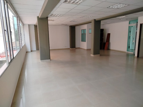 Arriendo Oficina 100 M2 Piso 3 - Sector El Lago - Bogota