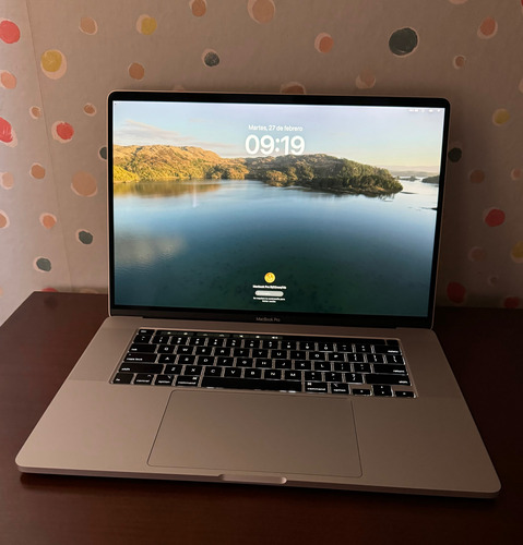 Macbook Pro 2019! 16   I9/32ram/1tb 