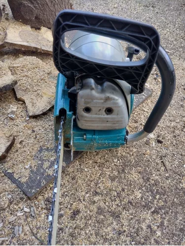 Motosierra a nafta Makita 64cc DCS6401 3.5kW