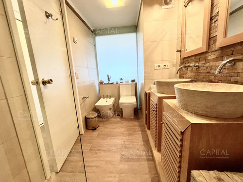 Apartamento En Venta En Edificio Espigon Frente Al Puerto