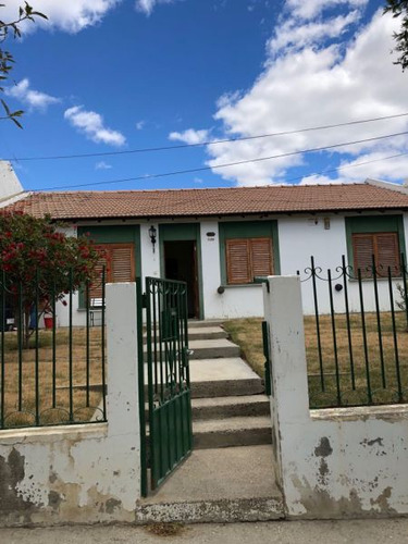 Casa En Venta En Ingeniero Gruneisen