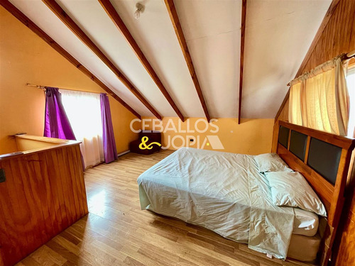 Casa En Venta De 7 Dorm. En Quilpué