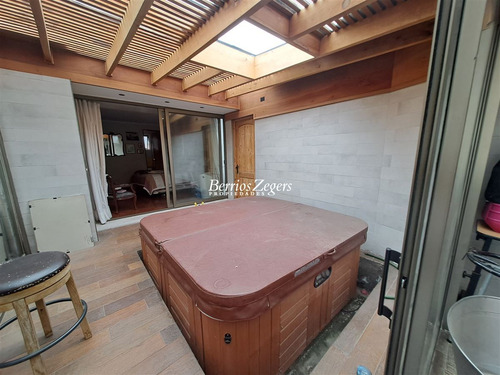 Casa Venta De 4 Dorm., Condominio, Wenlock School Las Condes