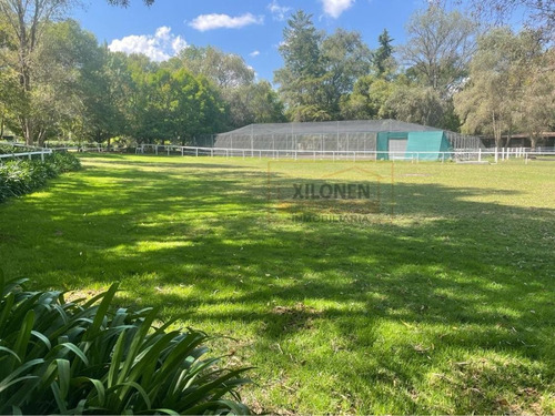 Rancho Privilegiado Con 2 Pozos Y Bella Ecología. 10 Caballerizas, Potreros, Lago, Invernaderos, Cancha De Frontón, Instalaciones Diversas Para Animales. Y Casa Campestre Con 3 Recámaras.