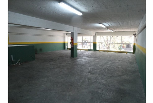 Imagen 12 de 30 de Edificio Corporativo / 7 Años / 5 Pisos