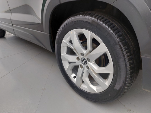 Volkswagen Taos 1.4 250 TSI TOTAL FLEX COMFORTLINE AUTOMÁTICO