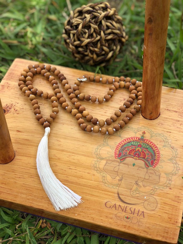 Japa Mala De Madera De Sándalo Ganesha Code Blanco