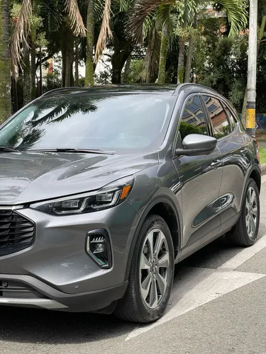 Ford Escape PLATINUM HÍBRIDA 2.5 4X4 AUTOMÁTICA
