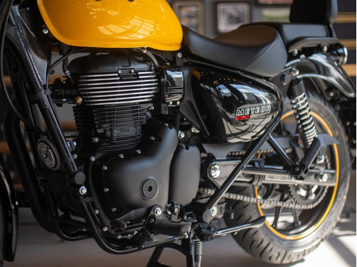 Imagen 14 de 25 de Royal Enfield Meteor 350 Fireball Amarilla Reserva