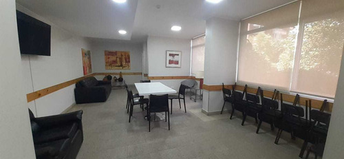 Hospital Clínico // Metro Hospital (85953)
