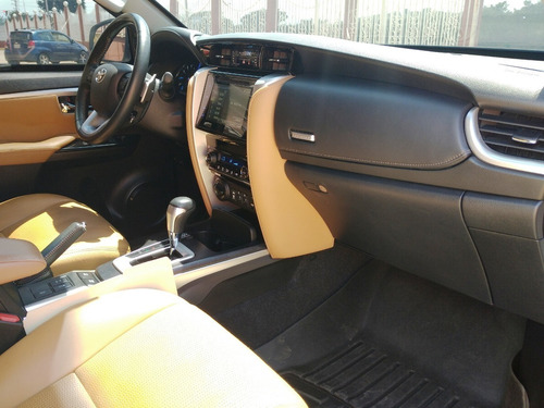 Imagen 12 de 17 de Toyota Fortuner Dubai Vx.r+