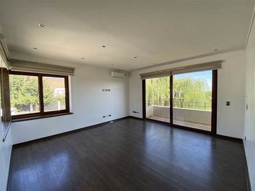 Casa En Venta De 4 Dorm. En Colina
