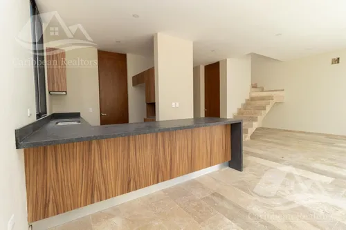 Casa En Venta En Playa Del Carmen Valenia