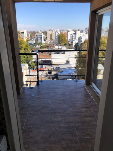 Departamento En Venta 2 Amb Con Cochera-saenz Peña
