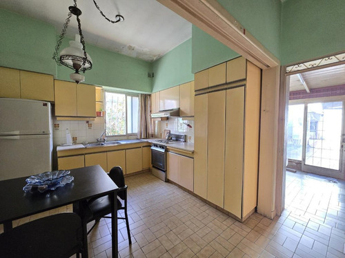Casa 4 Ambientes En Venta En Temperley Jardín
