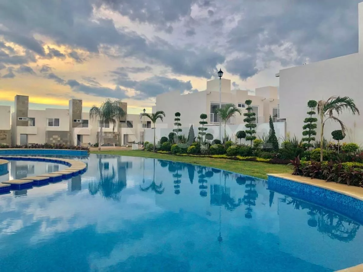 Venta De Hermosa Casa En Privada Al Sur De Cancún, Q. Roo Yc0822
